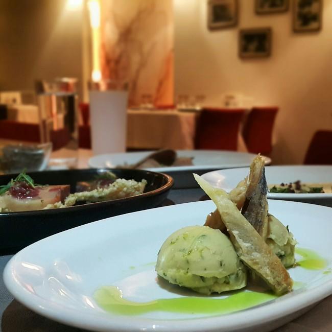 Taksim-yan-meyhane-gezenti-anne-05