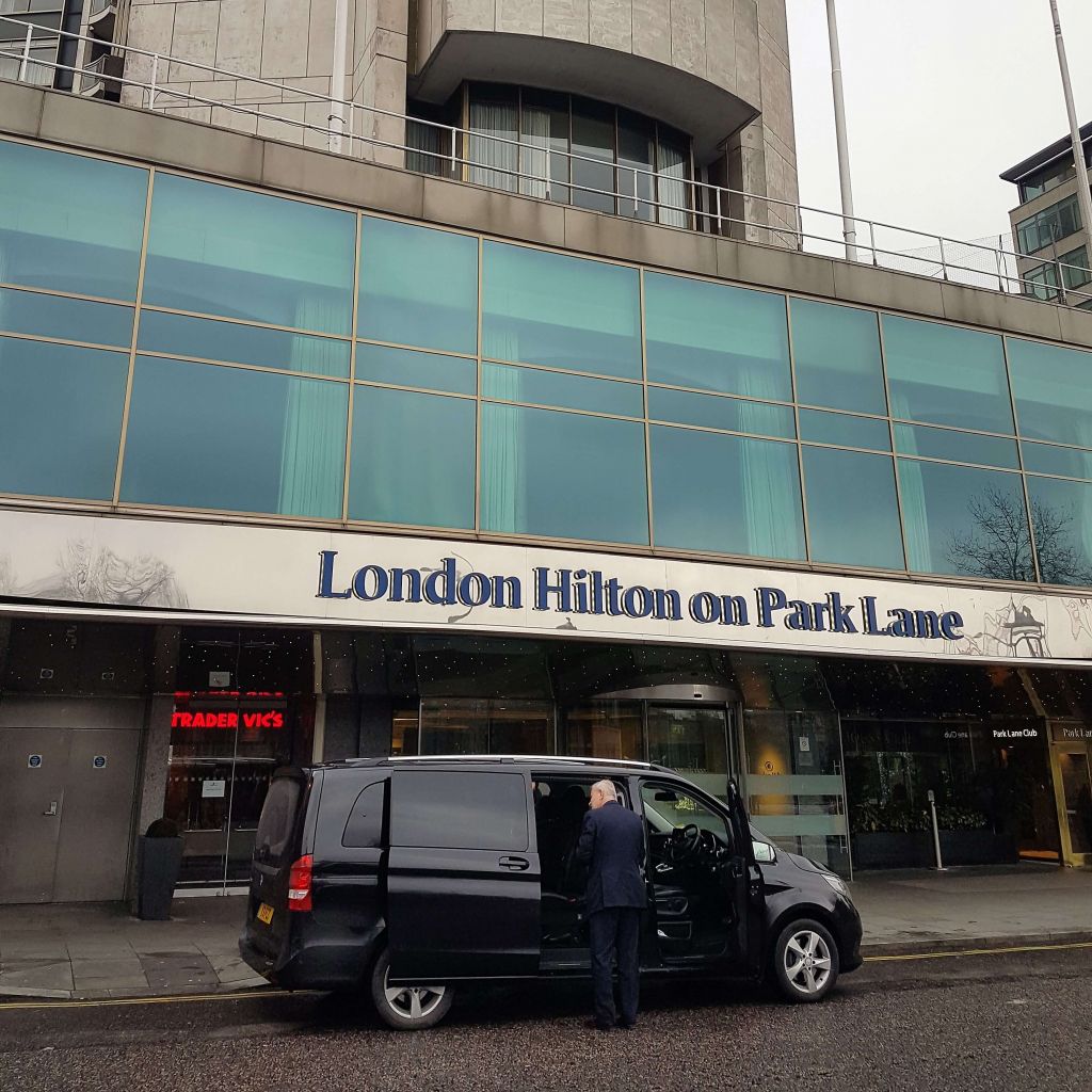 WEEKEND GETAWAY AT LONDON HILTON ON PARK LANE REVIEW Gezenti Anne   London Hilton Park Lane Entrance 1024x1024 