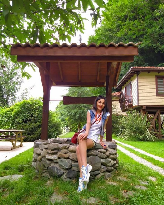 Şelale Yanında Lüks Bungalov Ağaç Evler, Natürköy Sapanca Gezenti Anne