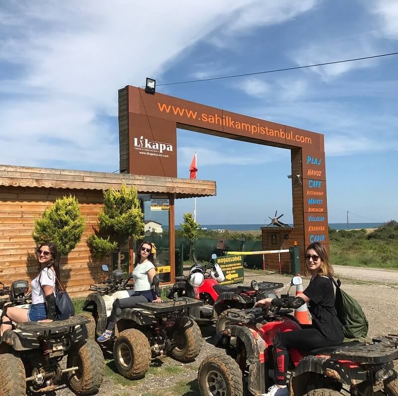 Şile’de Deniz Kıyısında Bungalov Kampı Gezenti Anne