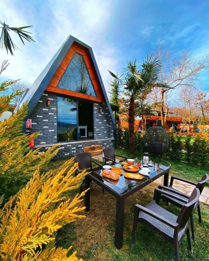 Sapanca Gölü Kıyısında Tiny House ve Jakuzili Bungalov Evler Bir Arada