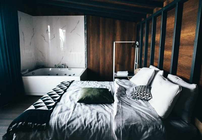 Sapanca Gölü Kıyısında Tiny House ve Jakuzili Bungalov Evler Bir Arada