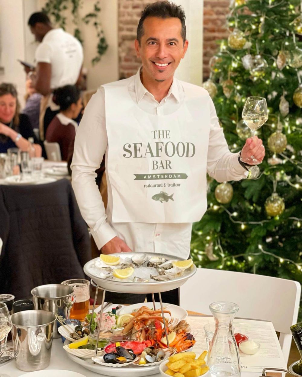 THE SEAFOOD BAR